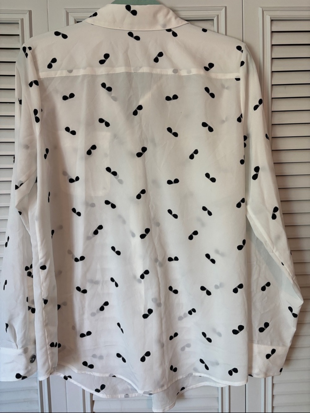 Karl Lagerfeld Silky White Shirt with Black Sunglass Motif Size Medium - Picture 4 of 7